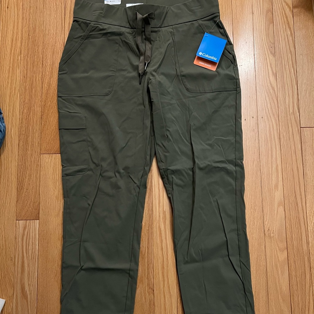 NWT Columbia Active Fit Trousers